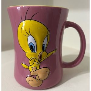 Tweety Bird 3D coffee mug in excellent pre owned condition. 4.5”tall 3.5”diam.